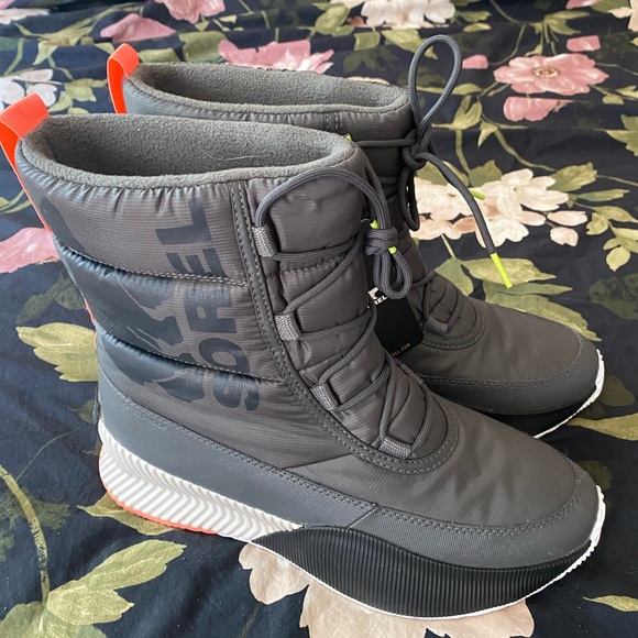 NEW Sorel Out N About III Puffy Lace Boot - Picture 5 of 12